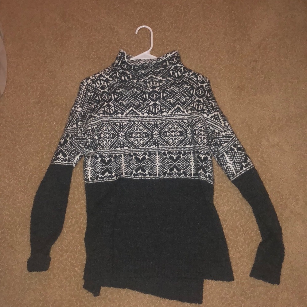 Merona Grey and white turtleneck sweater